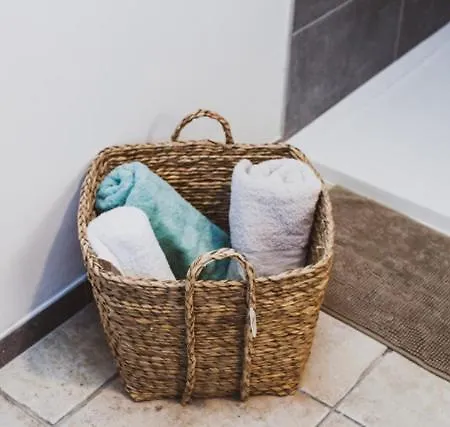 La Petite Maison Du Moulin De Scoville. Hébergement de vacances *